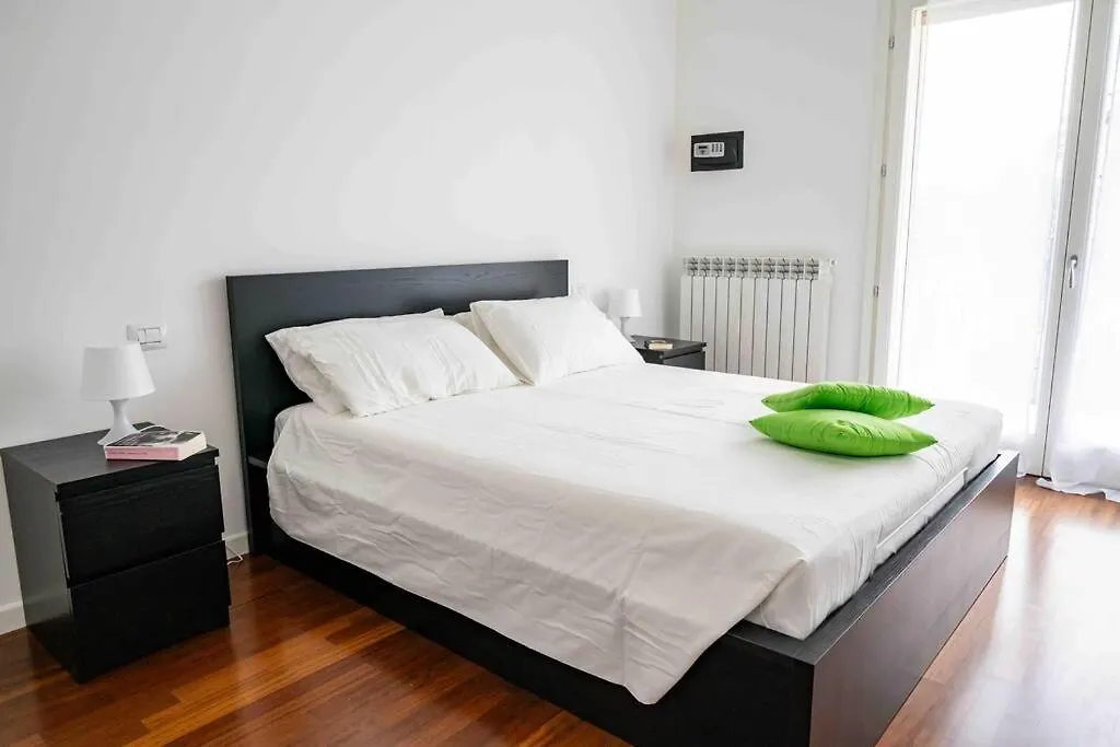 Luminoso Trilocale Affori Centro Appartement Milaan